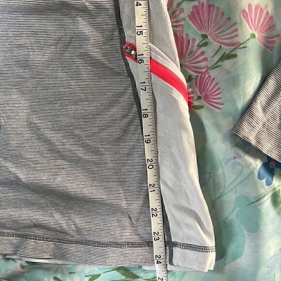 Lululemon Run Wild 1/2 Zip Lace Panel Side Pullover - Picture 9 of 9